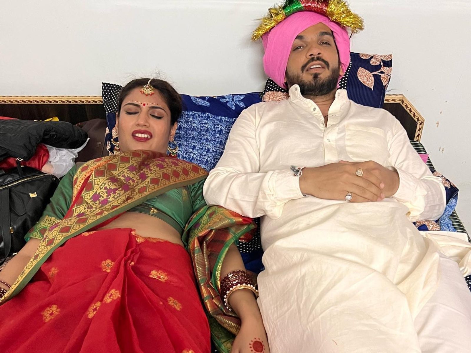 दूल्हा-दुल्हन बने राहुल-दिशा, शादी के शाही जोड़े में खूबसूरत दिखीं दिशा  परमार, Photos - Television AajTak